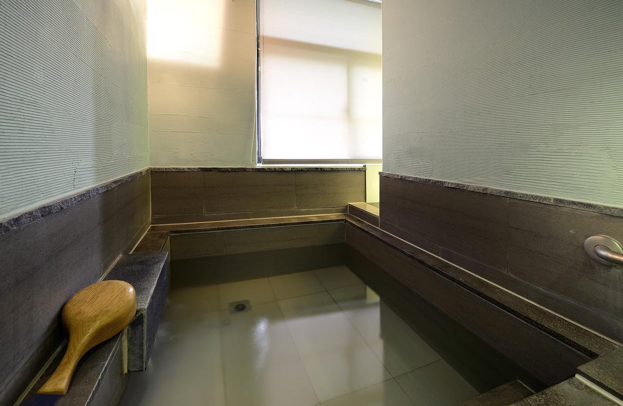 松語墅溫泉居 Pine Hot Spring Bed and Breakfast Jiaoxi Buitenkant foto